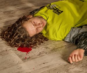 Ula i Dorota odeprą atak napastnika i sytuacja wymknie się spod kontroli. Czy córka Kamila trafi do więzienia za zabójstwo? Algierowa weźmie to na siebie!