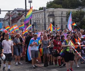 III Bydgoski Marsz Równości 2024. Rozśpiewany tłum przeszedł ulcami miasta