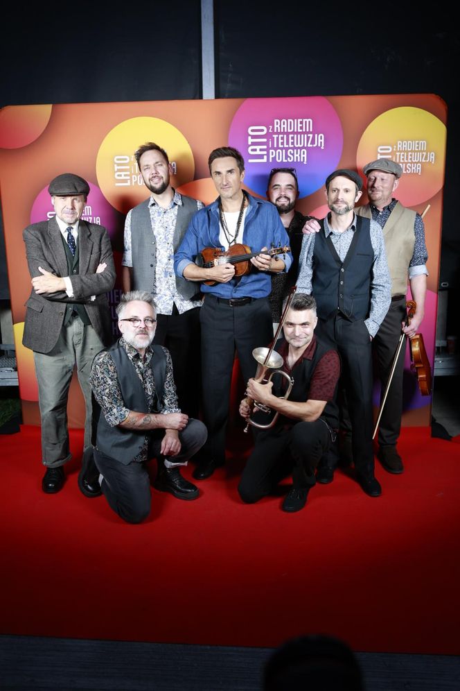 Michał Szpak tak się przejął na scenie, że zgubił mikrofon! Na szczęście nie był sam