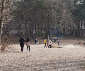 Wiosna rozgościła się w Lublinie! Mieszkańcy tłumnie ruszyli w niedzielę nad Zalew Zemborzycki, który otworzył Edward Gierek