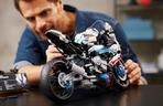 LEGO Technic BMW M 1000 RR — 42130