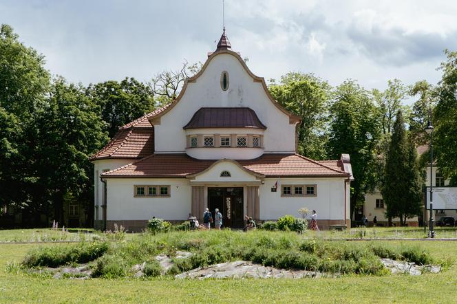 Kobierzyn - zdjęcia krakowskiego szpitala psychiatrycznego i miasta-ogrodu