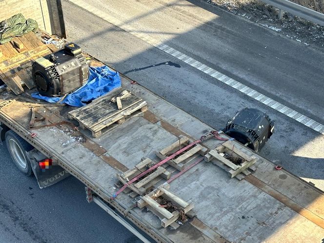 Wypadek na S8 ciężarówka wiozłą silnik Pendolino 