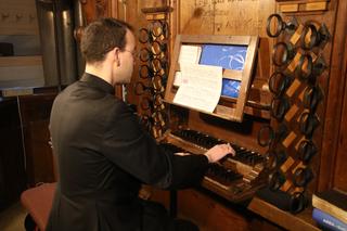Wakacyjne prezentacje organowe w Kazimierskiej Farze