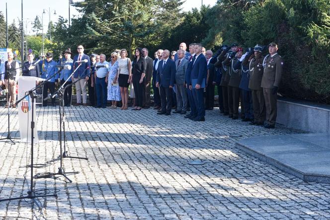 Obchody 80. rocznicy wybuchu Powstania Warszawskiego w Toruniu. Mieszkańcy grodu Kopernika pamiętają o bohaterach