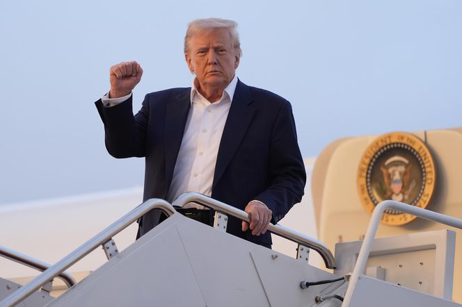 Luksusowy samolot Trumpa! Złote ściany, luksus aż kapie!