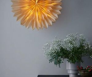 Świetlne dekoracje na Boże Narodzenie