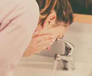 Czy twarz powinno się myć każdego dnia? Demakijaż to zaledwie początek 