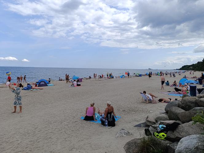 Plaża Mechelinki. Tłum w każdą sobotę i niedzielę