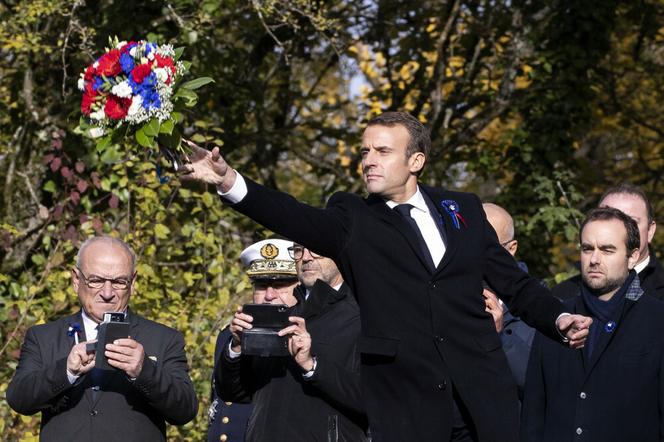 Skandal we Francji! Macron z żoną wydali na kwiatki 3 miliony