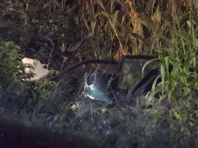 Roztrzaskał się mercedesem na drzewie. Nie miał żadnych szans