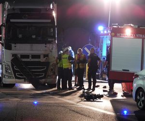 Błonie. Wjechali hulajnogą elektryczną prosto pod tira. Nie mieli szans, zaginęli na miejscu