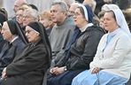 Plac Świętego Piotra wypełniony wiernymi. Modlitwa za papieża Franciszka wzrusza do łez