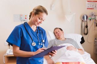 Polski Ład ma dziurę dotyczącą składki zdrowotnej. Zapłacimy więcej niż obiecywano