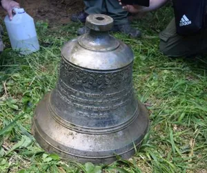 Po 80 latach leśniczy znalazł dzwon cerkiewny pod Birczą [GALERIA]