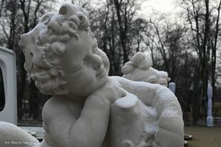 Nowe rzeźby w Ogrodach Branickich. To Flora, Ceres, Bachus i Saturn [ZDJĘCIA]