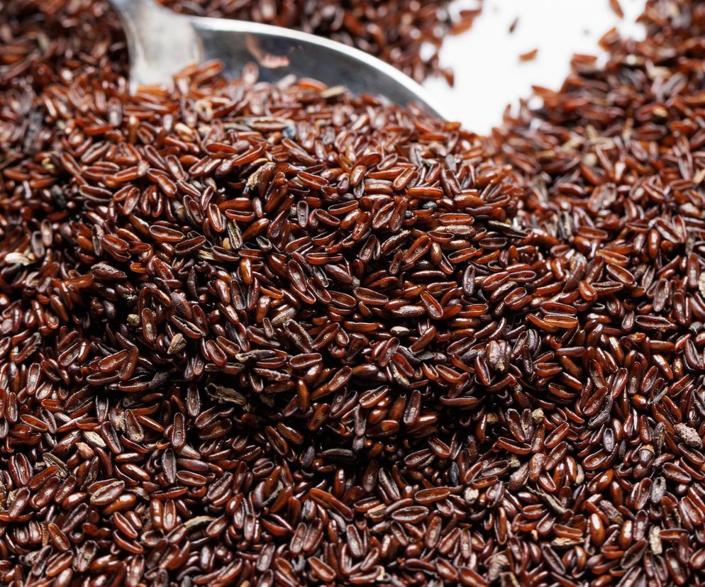 Nie tylko siemię lniane sprzyja jelitom. Ten zapomniany chwast to prawdziwa skarbnica zdrowia