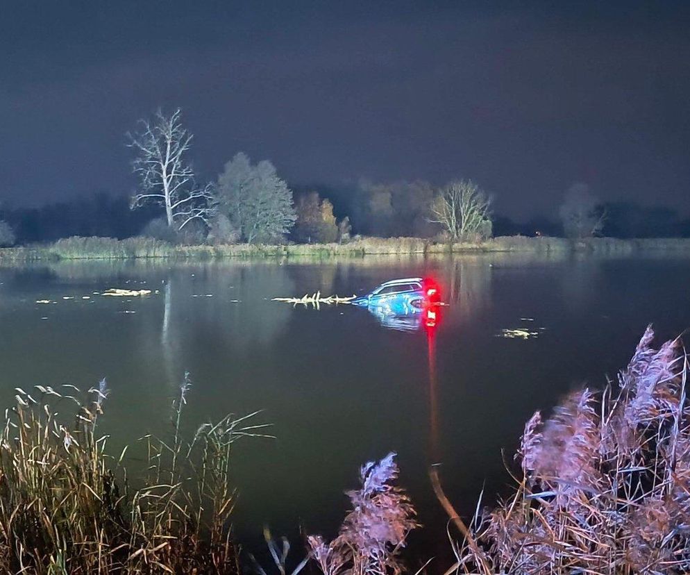 Staw zamiast drogi. 61-latek z Gliwic wpadł do wody