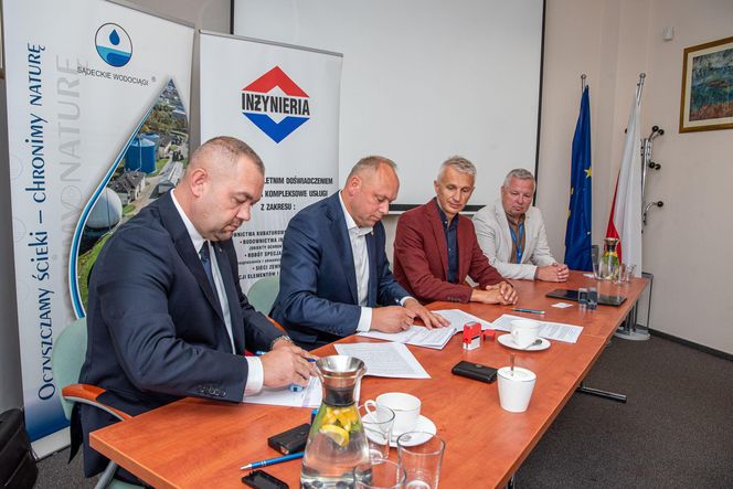 Podpisanie umowy na budowę komory fermentacyjnej w Sądeckich Wodociągach 