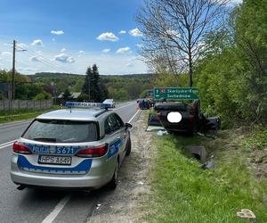 Poważny wypadek w Parszowie na DK 42. Dwie osoby trafiły do szpitala