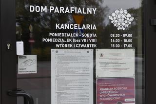 Rodzice puszczają dzieci na ulicę, bo… proboszcz wprowadził abonament za parking. Gdzie teraz mamy parkować?