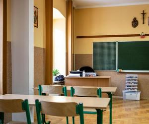 Uczniów na religii coraz mniej, ale katecheci są coraz drożsi