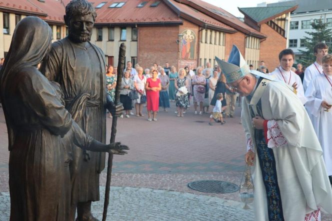 W Olsztynie stanął wyjątkowy pomnik. Ma przypominać o ważnych wartościach [ZDJĘCIA]