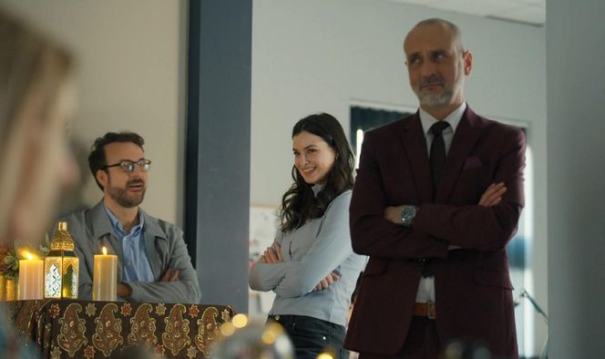 Barwy szczęścia, odcinek 3187. Jolą (Małgorzata Potocka), Radomir (Łukasz Wójcik), Weronika (Maria Świłpa), Kornel (Jakub Bohosiewicz)