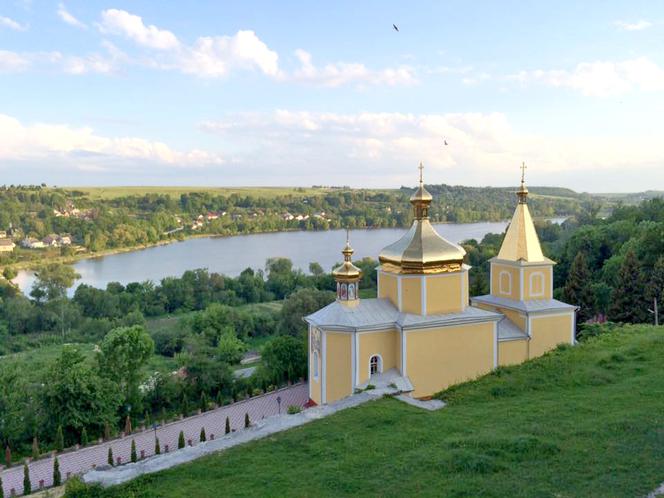 Ukraina