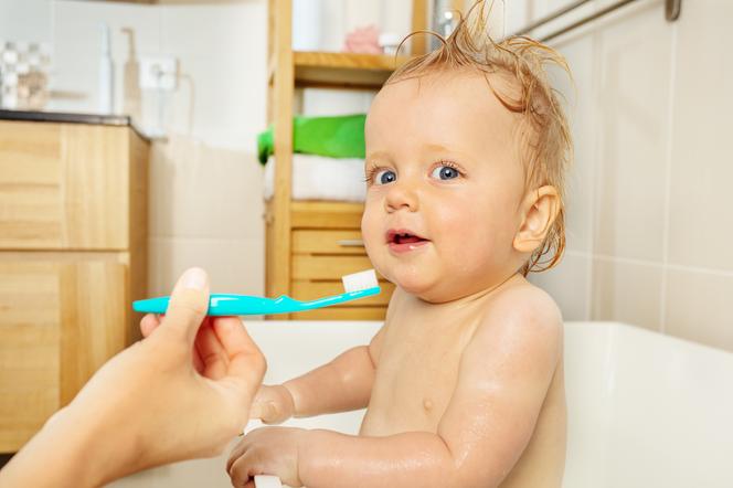 Co zrobić, gdy dziecko ma prawie rok i ani jednego zęba? 