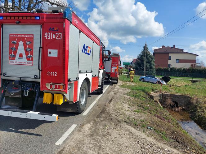 Wypadek w Tychowie. Poszkodowany kierowca Audi