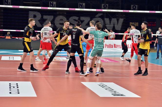 PlusLiga: Czas na play-offy. Hitowy pojedynek z udziałem PGE Skry Bełchatów