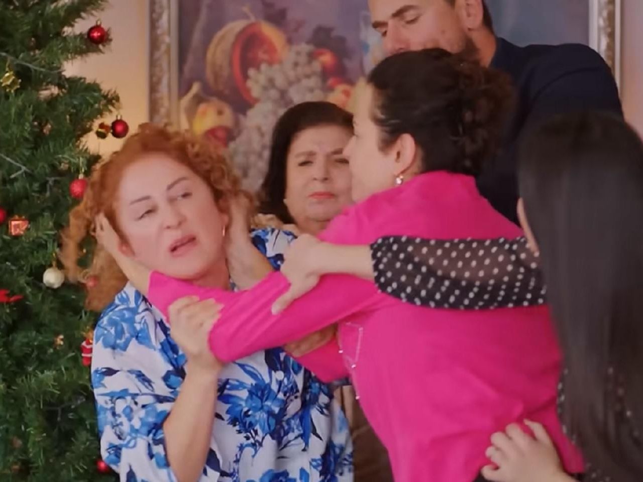 Miłość i nadzieja, odcinek 298: Hulya ujawni intrygę Bahar przeciwko Sili i  Leventowi. Dojdzie do bójki! - ZDJĘCIA - Super Seriale