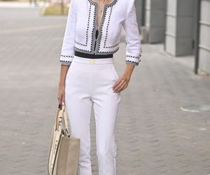 Edyta Pazura uciekła z Polski. Zamiast w sukienkę wskoczyła w kołdrę!