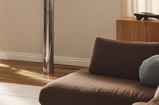 Metaliczne, lśniące dekoracje będą modne w 2025 roku