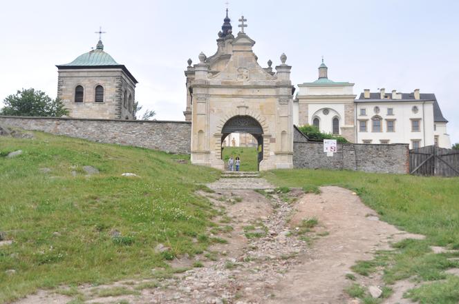 2. Klasztor Misjonarzy Oblatów Maryi Niepokalanej na Świętym Krzyżu