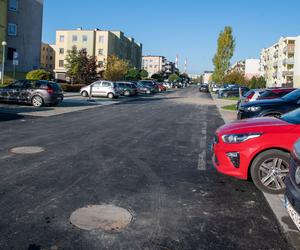 Nowa nawierzchnia, chodniki i zieleń. Kiedy skończy się remont ulicy Wojewódzkiej?