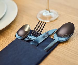 IKEA zaprasza do stołu i jedzenia nowościami i obniżonymi cenami