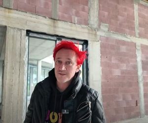 Michał Wiśniewski na budowie swojego domu