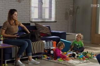 M jak miłość odc. 1397. Iza (Adriana Kalska), Maja (Anna Wierzchoń), Szymek (Staś Szczypiński)