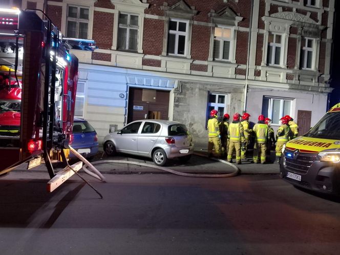 Gniezno. Dwie osoby zginęły w pożarze kamienicy przy ul. św. Wawrzyńca