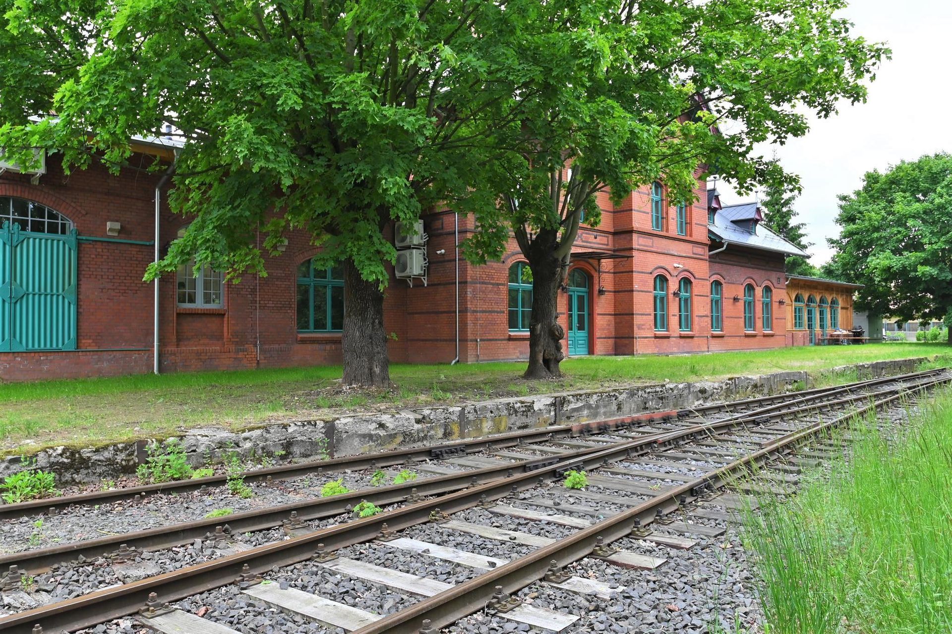 Dworzec w Leśnej po remoncie 