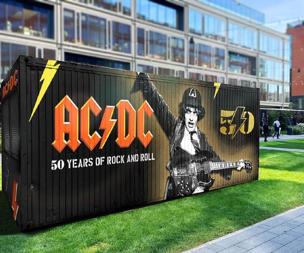 AC/DC pop-up