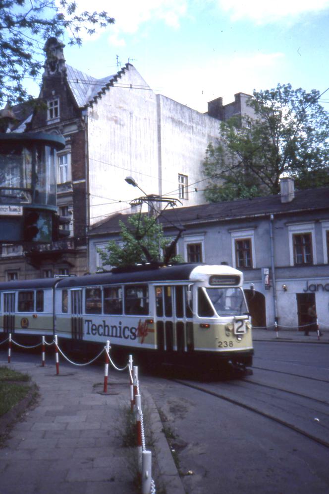 Komunikacja miejska sprzed lat: Tak wyglądały krakowskie tramwaje! [ZDJĘCIA]