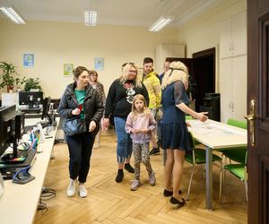 Gigantyczna kolejka w Olsztynie. Wszyscy chcieli zwiedzić to miejsce