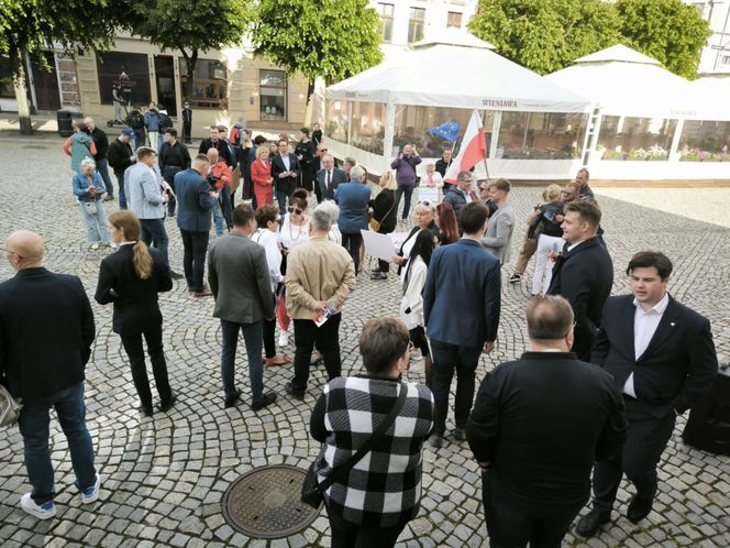 Wiec zwolenników Rafała Trzaskowskiego w Lesznie 