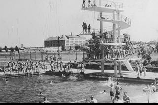 Baseny miejskie w PRL-u. Tak w upały chłodzili się nasi rodzice - zdjęcia