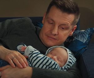 M jak miłość. Po wypadku Franki Paweł będzie musiał zająć się synem Antosiem. Nie poradzi sobie bez pomocy bliskich - ZDJĘCIA