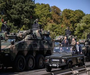 Defilada wojskowa 15 sierpnia w Warszawie. Święto Wojska Polskiego w stolicy