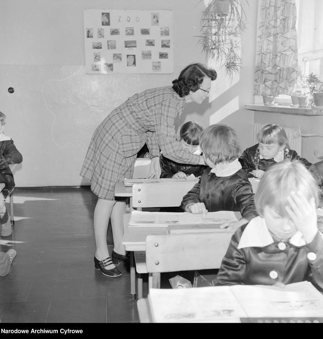 Zobacz, jak kiedyś wyglądały lekcje! (rok 1973)